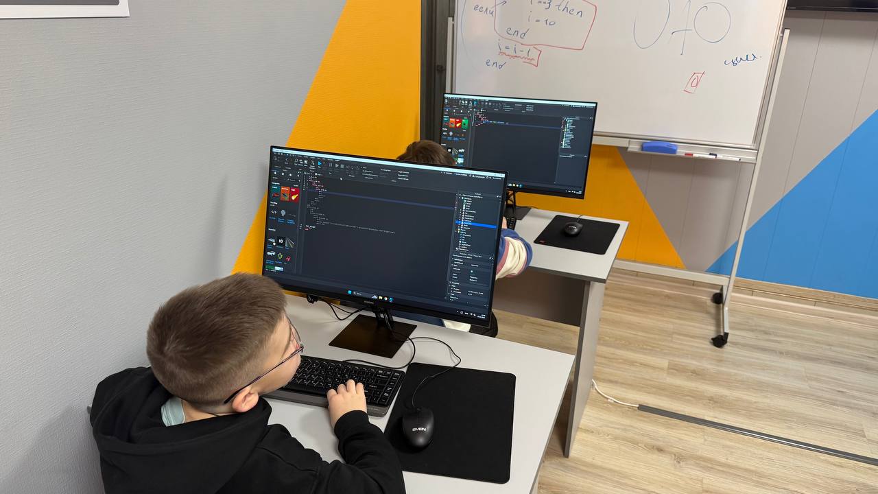 https://kiber-code.ru/api/photos/education/3/1757530066184-photo_2025-02-23_15-24-06.jpg