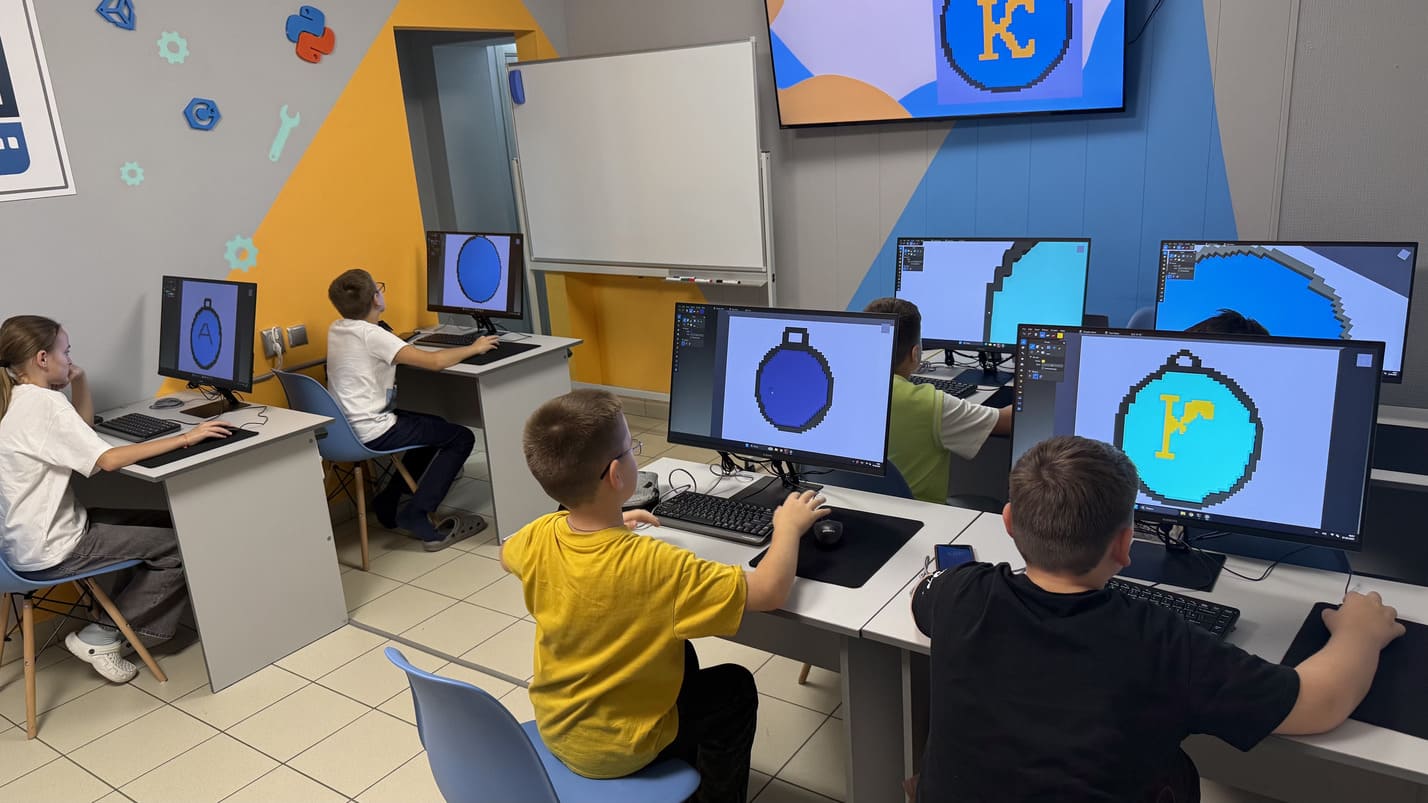 https://kiber-code.ru/api/photos/education/7/1757528378154-IMG_2972.jpg