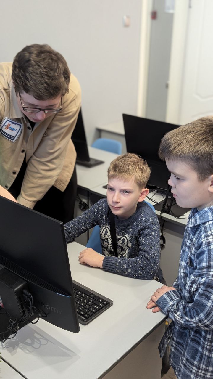 https://kiber-code.ru/api/photos/news/files/Construct-3-v-srednej-gruppe-1-prodolzhaetsya/photo_2024-12-10_12-28-05.jpg