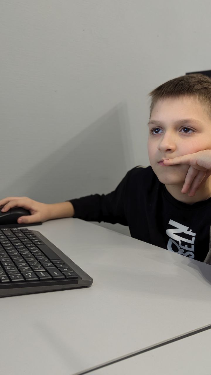 https://kiber-code.ru/api/photos/news/files/Construct-3-v-srednej-gruppe-1/photo_2024-12-02_15-14-26.jpg