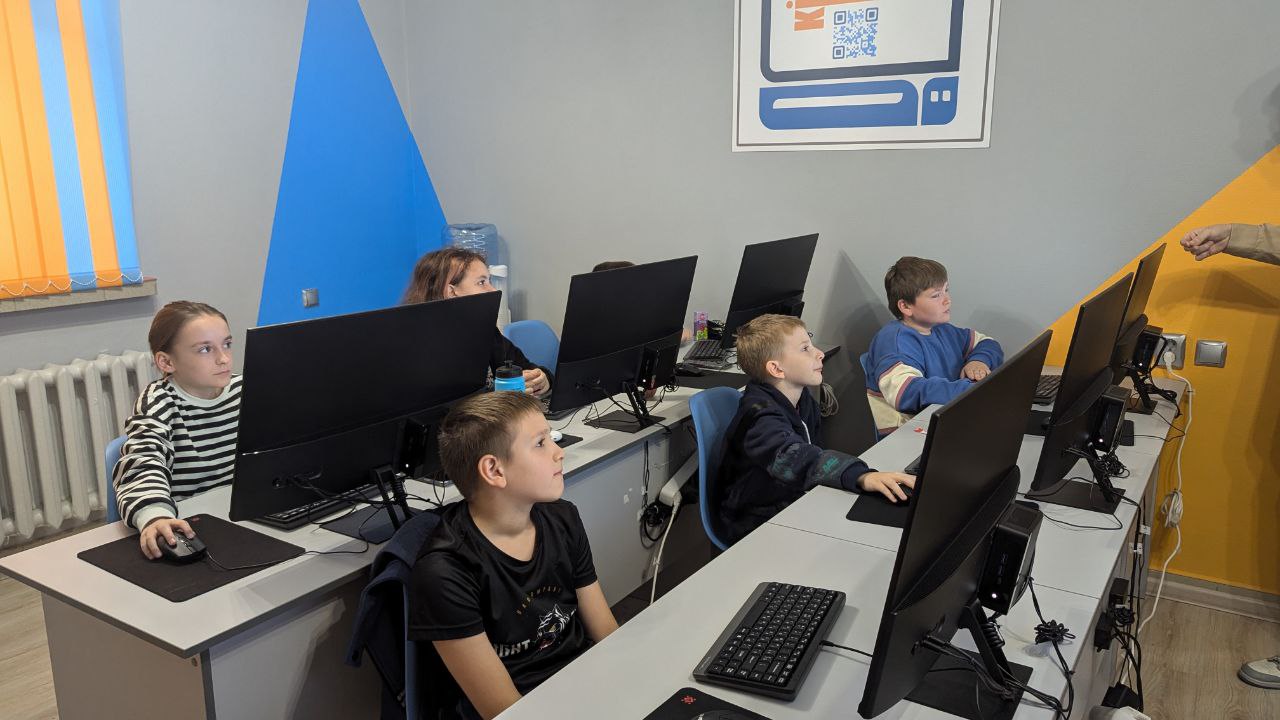 https://kiber-code.ru/api/photos/news/files/Nachalo-v-srednej-gruppe:-Construct-2/photo_2024-10-20_14-51-36.jpg