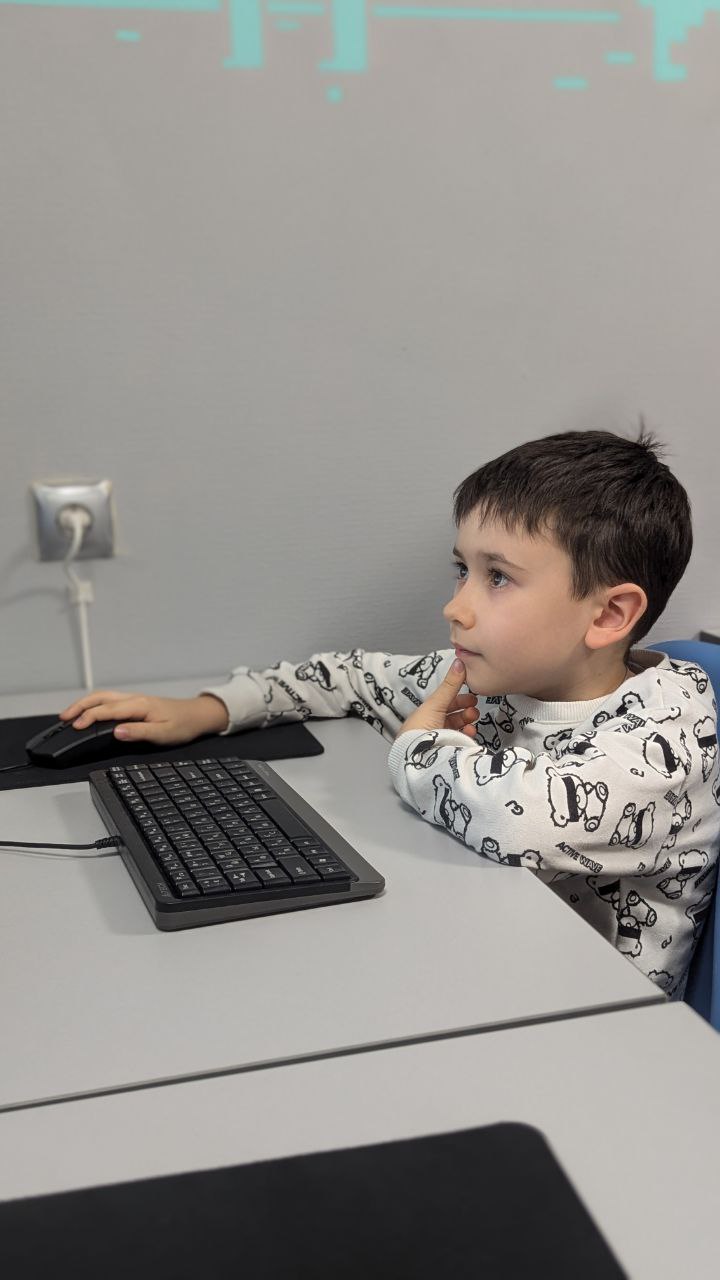 https://kiber-code.ru/api/photos/news/files/Novyj-modul-v-mladshej-gruppe-2/photo_2024-12-20_14-08-36.jpg