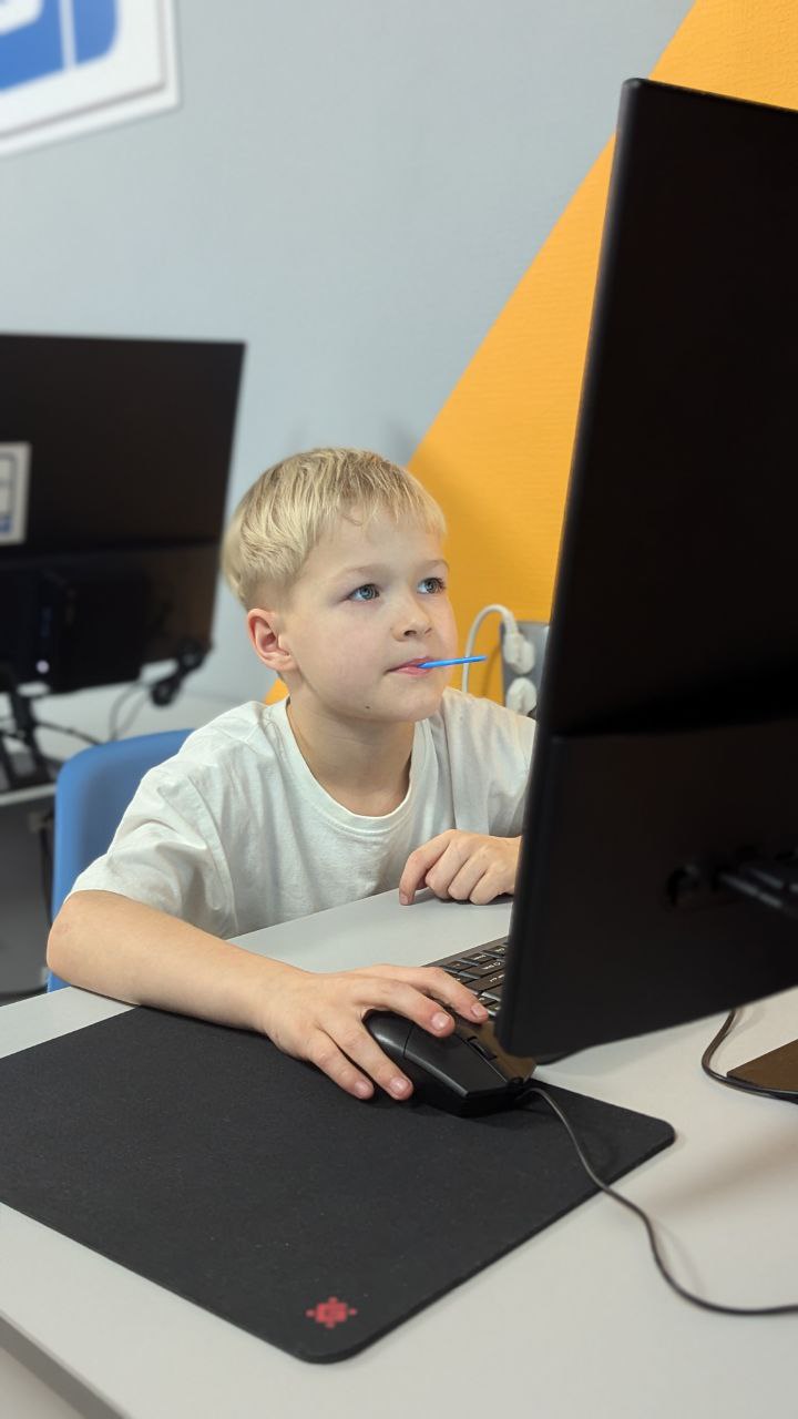 https://kiber-code.ru/api/photos/news/files/Novyj-modul-v-mladshej-gruppe-2/photo_2024-12-20_14-08-37.jpg