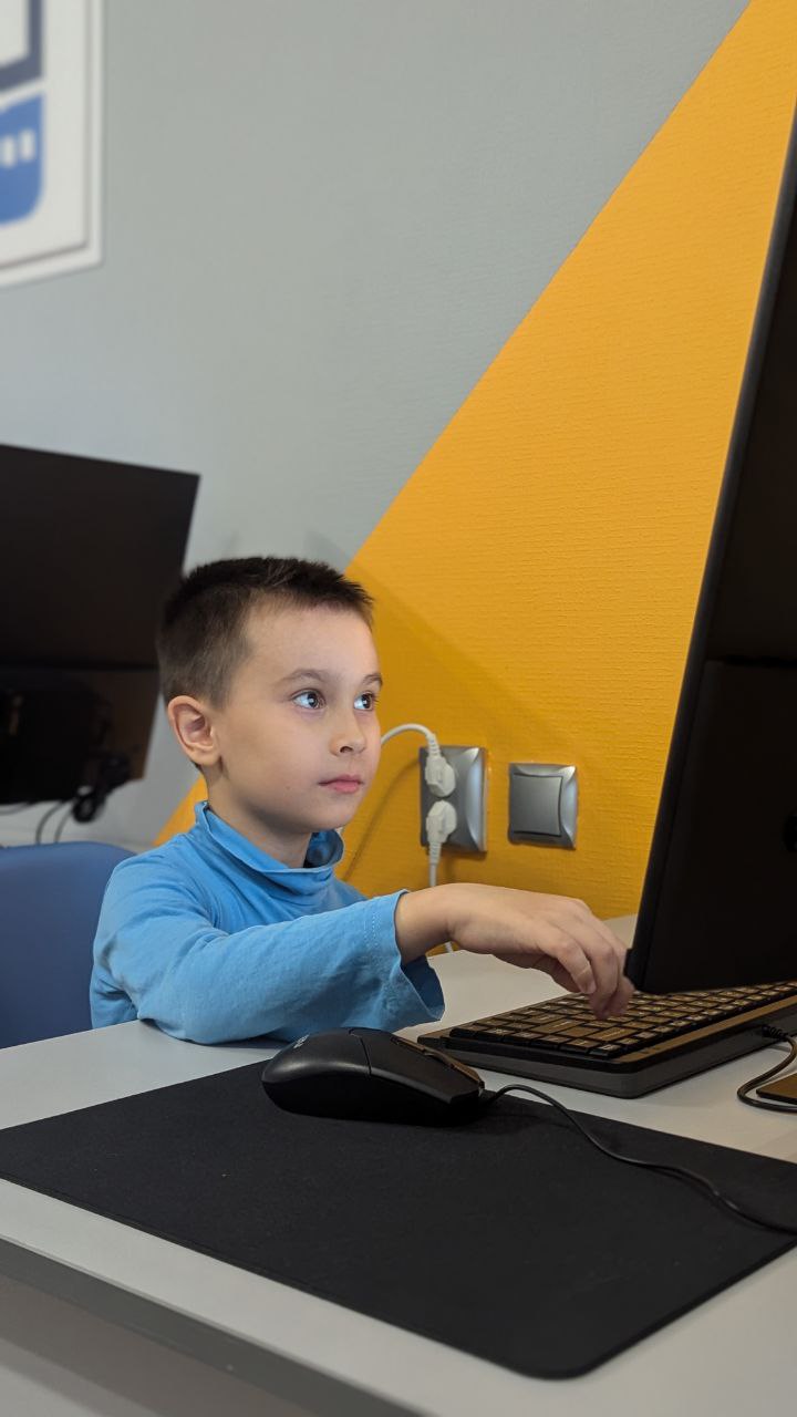 https://kiber-code.ru/api/photos/news/files/Novyj-modul-v-mladshej-gruppe/photo_2024-10-30_17-39-21.jpg