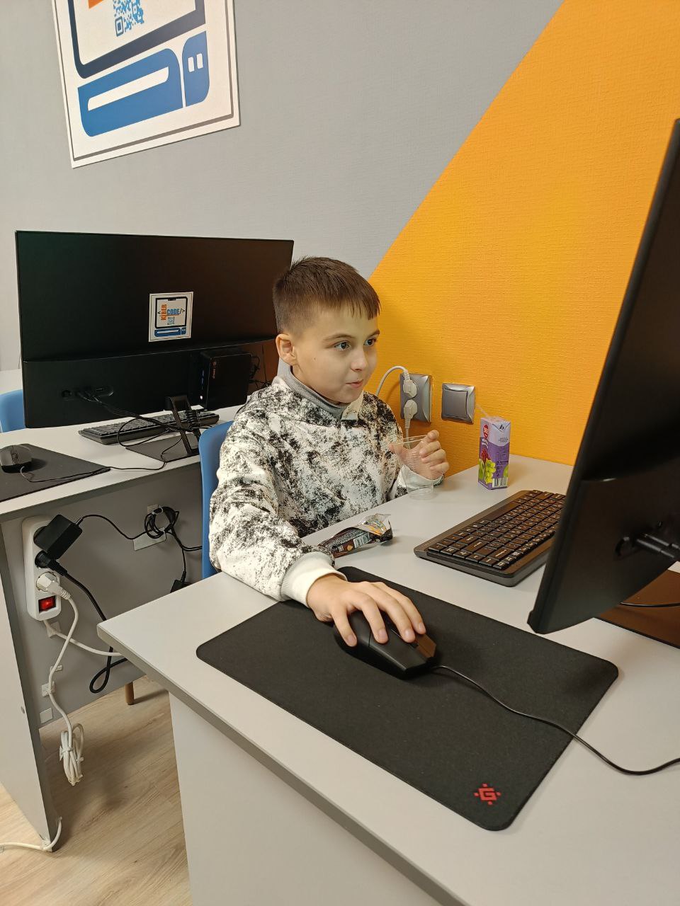 https://kiber-code.ru/api/photos/news/files/Prodolzhenie-Kodu-Game-Lab-v-srednej-gruppe-2/photo_2024-12-15_12-46-50.jpg